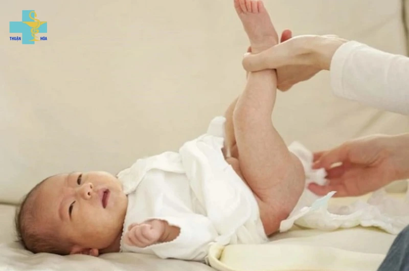 chăm sóc bé bị tiêu chảy